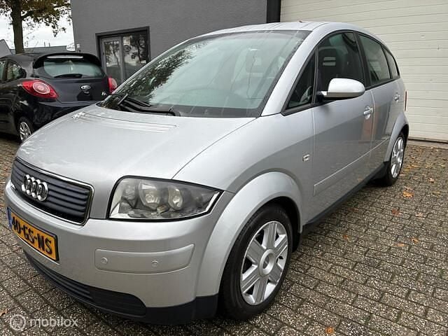 Grijs Gebruikt 2002 Audi A2 Hatchback | € 1.495 (Eerlijke prijs) - Afbeelding 1/4