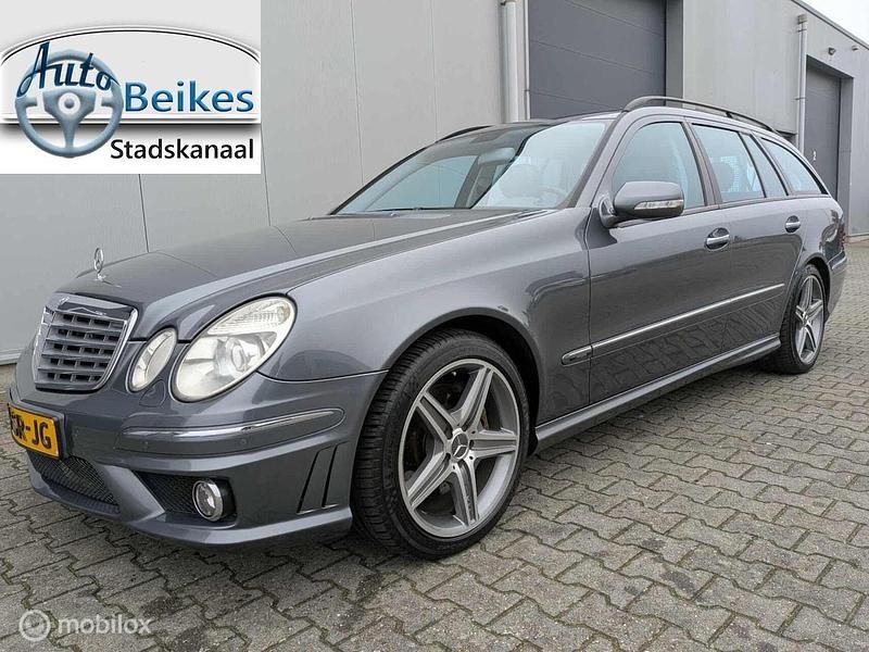Grijs (metallic) Gebruikt 2006 Mercedes E350 Avantgarde Stationwagen | € 12.950 (Iets duurder) - Afbeelding 1/4