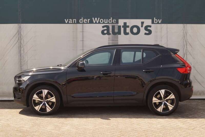Zwart Gebruikt 2021 Volvo XC40 R-Design SUV | € 29.900 (Super prijs) - Afbeelding 1/4