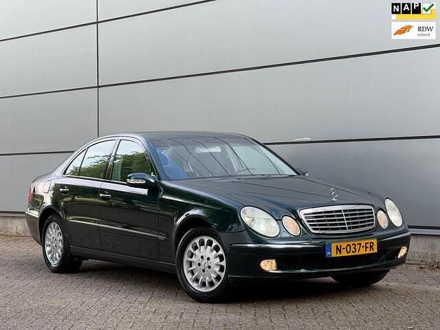 Groen Gebruikt 2004 Mercedes E200 Sedan | € 3.950 - Afbeelding 1/4