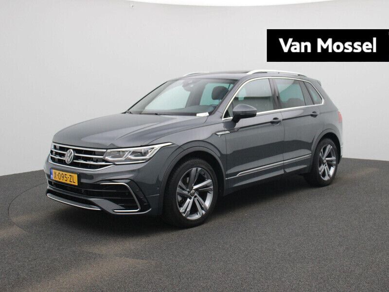 Grijs Gebruikt 2024 VW Tiguan Business SUV | € 48.900 (Eerlijke prijs) - Afbeelding 1/4