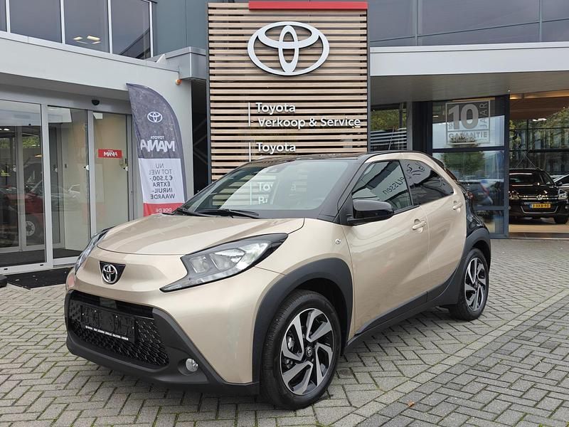 Overig Gebruikt 2024 Toyota Aygo X Pulse SUV | € 22.400 - Afbeelding 1/4