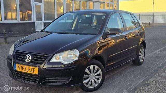 Zwart Gebruikt 2008 VW Polo Comfortline Hatchback | € 1.499 (Goede deal) - Afbeelding 1/4