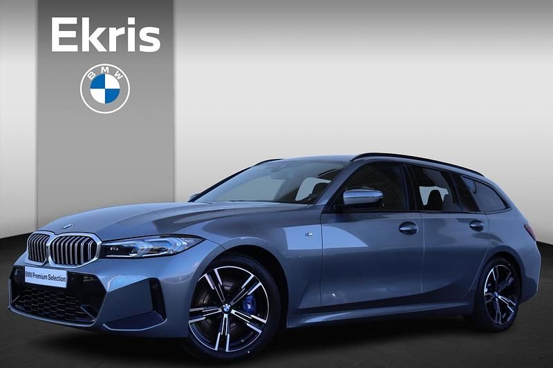 Grijs Gebruikt 2024 BMW 320 Comfort Edition Stationwagen | € 54.900 - Afbeelding 1/4
