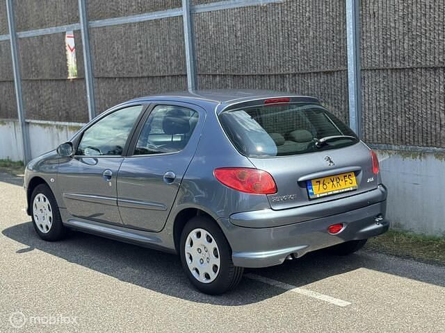 Occasion Peugeot 206 Forever 75 PK (55 kW) 2007 Grijs Hatchback
