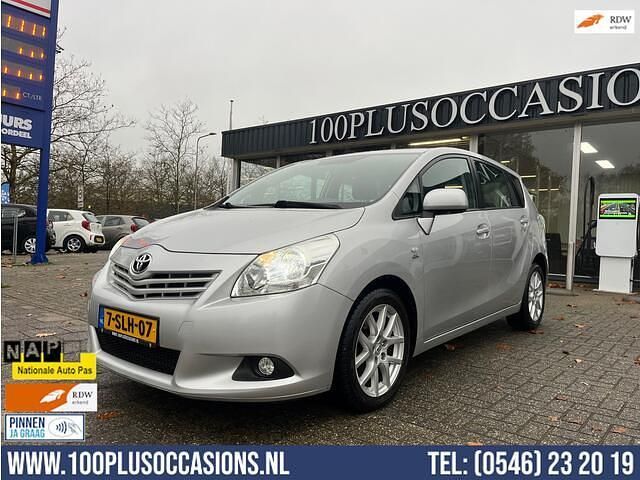 Grijs Occasion 2010 Toyota Verso MPV | € 4.895 - Afbeelding 1/4