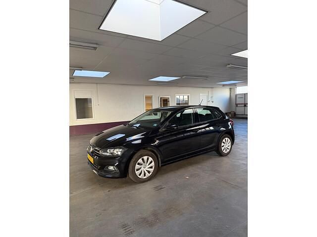 Zwart (metallic) Gebruikt 2020 VW Polo Comfortline Hatchback | € 10.950 (Goede deal) - Afbeelding 1/4