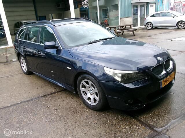 Blauw Gebruikt 2004 BMW 525 Executive Stationwagen | € 2.500 (Eerlijke prijs) - Afbeelding 1/4