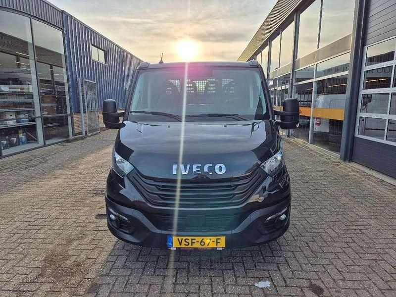 Occasion Iveco Daily 175 PK (128 kW) 2022 Zwart Van