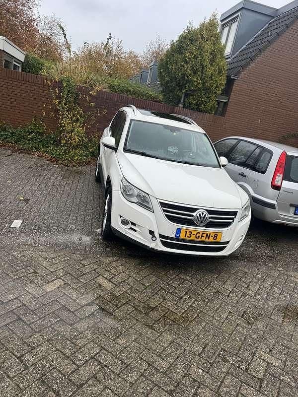 Gebruikt 2009 VW Tiguan Sportline SUV | € 3.300 - Afbeelding 1/4