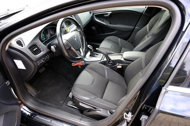 Occasion Volvo V40 Momentum 180 PK (132 kW) 2014 Zwart Stationwagen