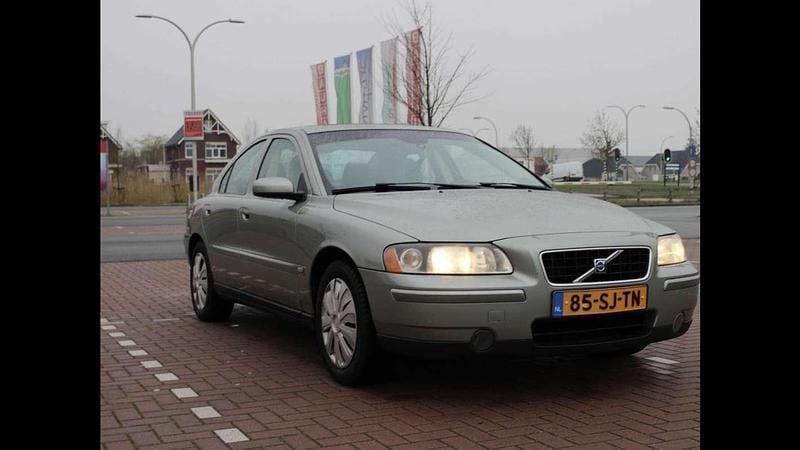 Gebruikt 2006 Volvo S60 Kinetic Sedan | € 2.000 (Goede deal) - Afbeelding 1/4