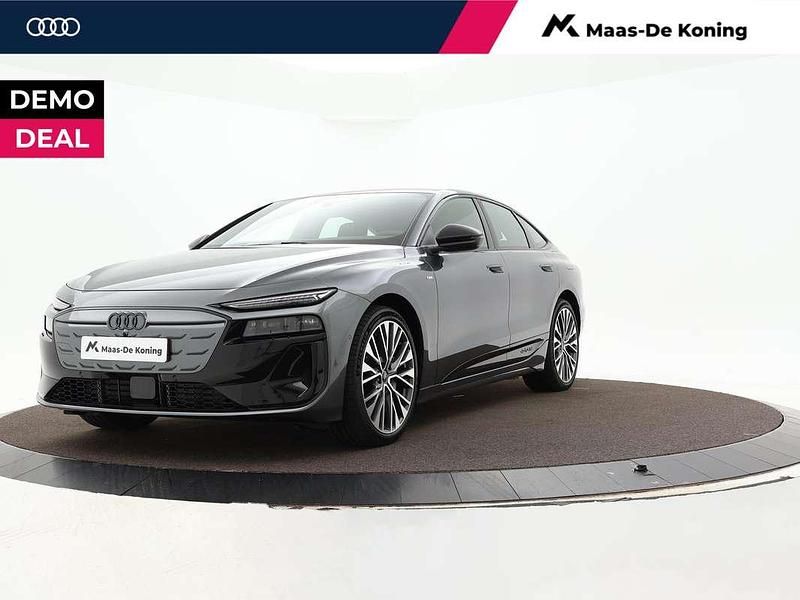 Grijs Gebruikt 2025 Audi e-tron Performance SUV | € 66.990 - Afbeelding 1/4