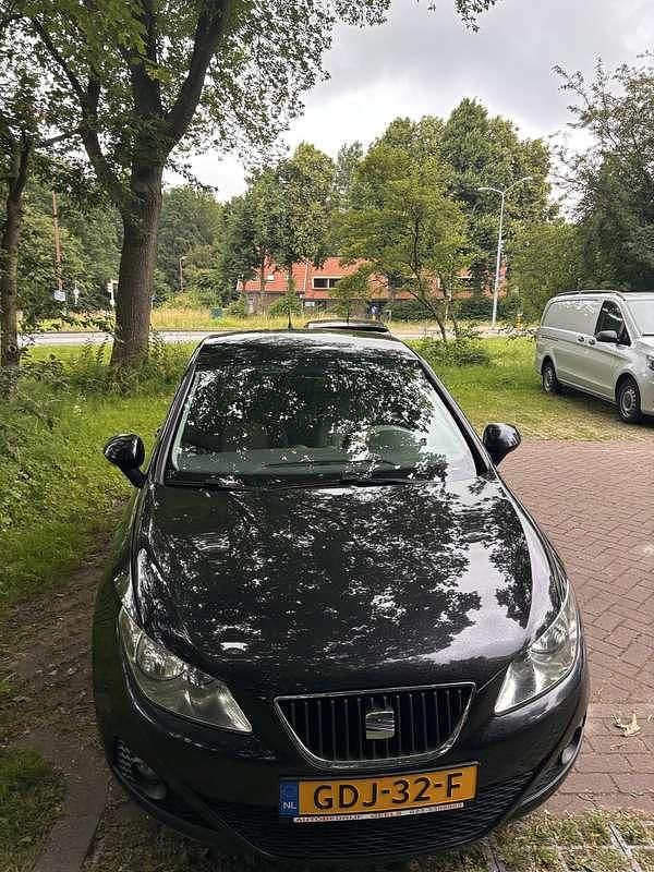 Zwart Gebruikt 2009 Seat Ibiza Sport MPV | € 3.250 (Goede deal) - Afbeelding 1/4