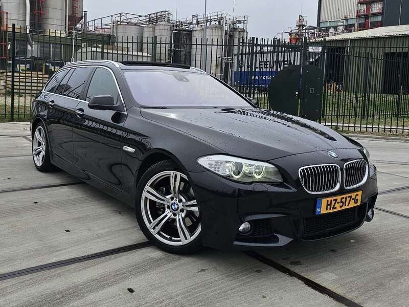 Zwart Gebruikt 2010 BMW 520 Executive Stationwagen | € 10.950 (Eerlijke prijs) - Afbeelding 1/4