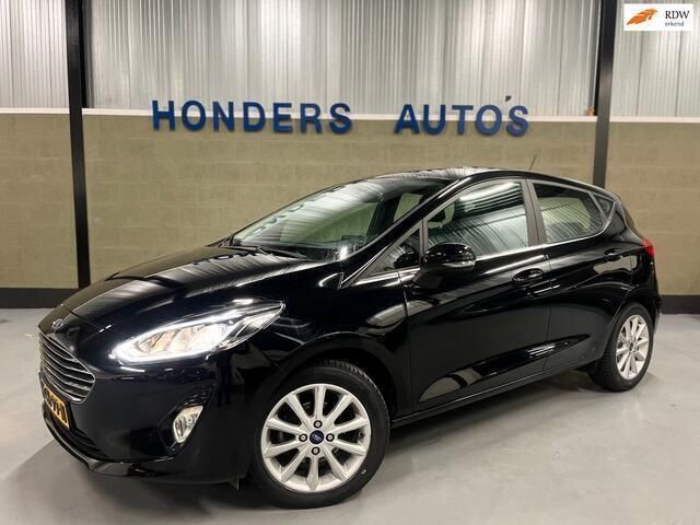 Zwart Gebruikt 2018 Ford Fiesta Titanium Hatchback | € 13.450 (Eerlijke prijs) - Afbeelding 1/4