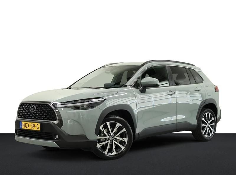 Groen Gebruikt 2025 Toyota Corolla Cross Style SUV | € 37.750 (Eerlijke prijs) - Afbeelding 1/4