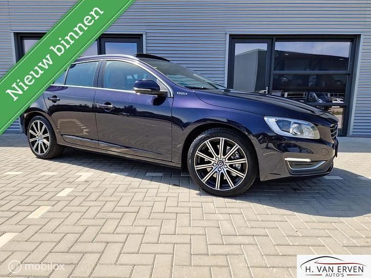Occasion 2015 Volvo V60 R-Design Stationwagen | € 7.500 (Super prijs) - Afbeelding 1/4