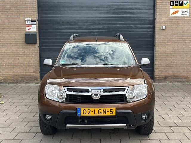Bruin Gebruikt 2010 Dacia Duster Lauréate SUV | € 5.750 (Iets duurder) - Afbeelding 1/4