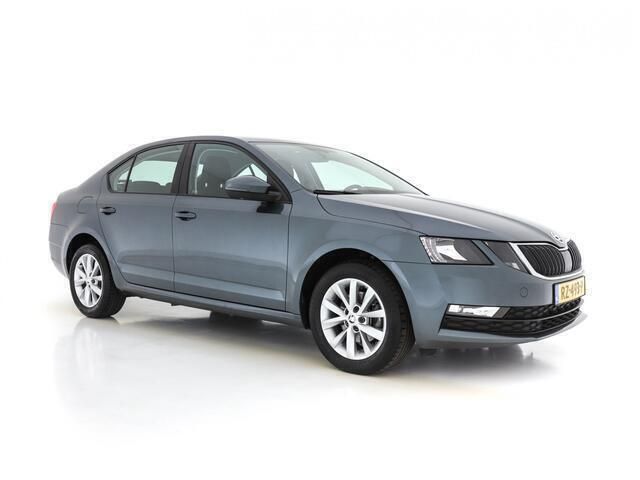 Grijs metallic Gebruikt 2018 Skoda Octavia Ambition Sedan | € 11.945 (Iets duurder) - Afbeelding 1/4