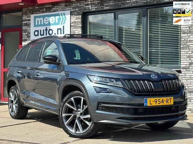 Grijs, metallic lak Gebruikt 2021 Skoda Kodiaq SportLine SUV | € 27.645 (Super prijs) - Afbeelding 1/4