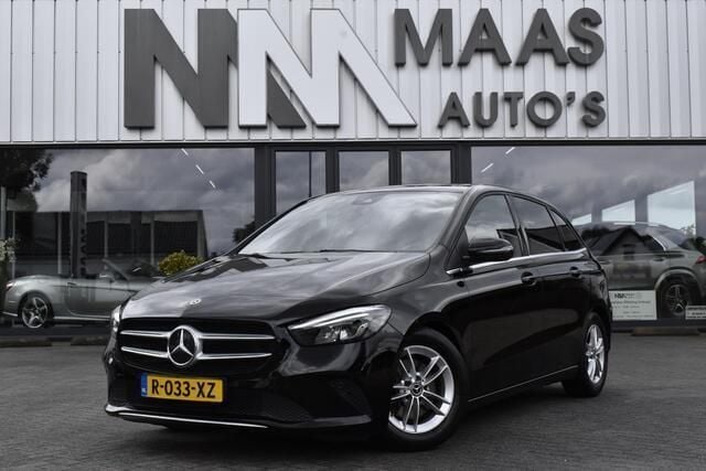 Zwart Gebruikt 2019 Mercedes B200 Premium Plus MPV | € 21.750 (Eerlijke prijs) - Afbeelding 1/4