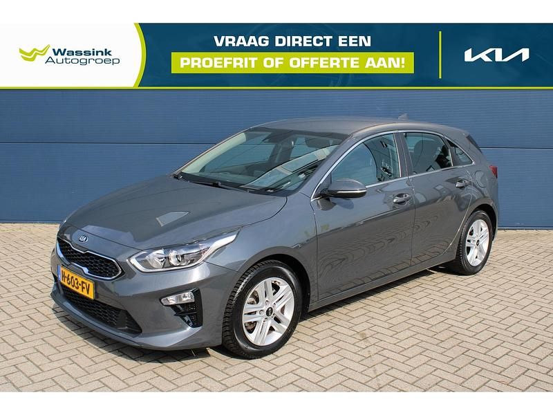 Grijs Gebruikt 2020 Kia Ceed Hatchback | € 15.440 (Eerlijke prijs) - Afbeelding 1/4