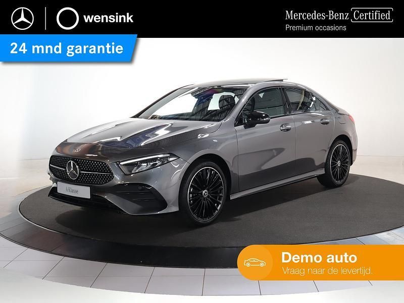 Grijs Gebruikt 2024 Mercedes A250 AMG line Sedan | € 42.850 (Duur) - Afbeelding 1/4