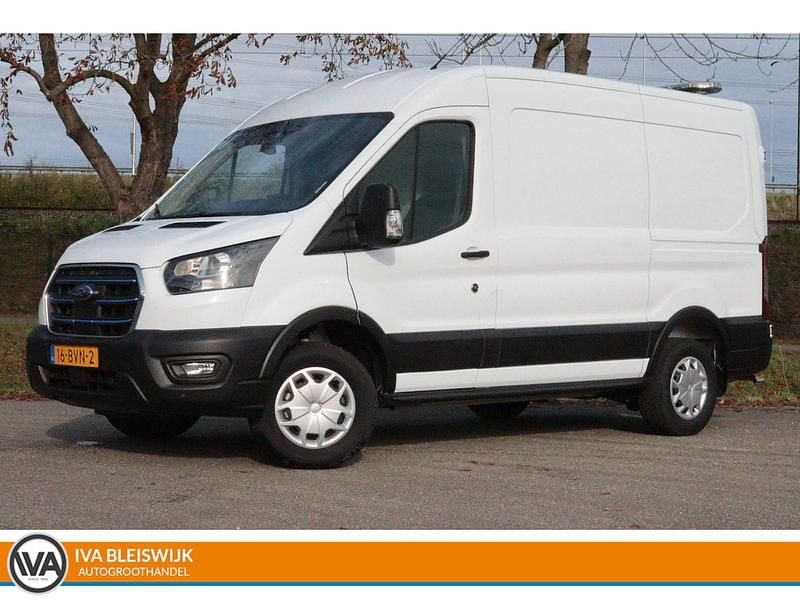 Wit Gebruikt 2023 Ford E-Transit Trend Van | € 29.899 (Super prijs) - Afbeelding 1/4