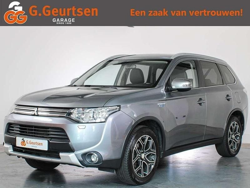 Grijs Gebruikt 2015 Mitsubishi Outlander P-HEV Edition SUV | € 13.900 (Goede deal) - Afbeelding 1/4