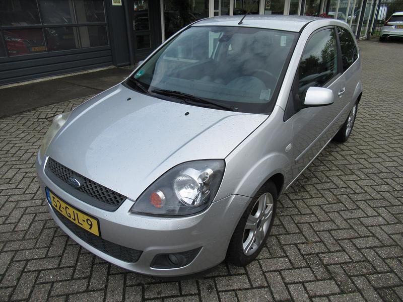 Occasion Ford Fiesta Futura 69 PK (50 kW) 2008 Grijs Hatchback