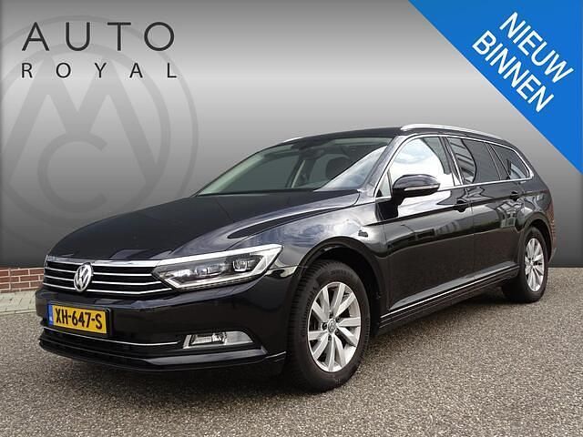 Zwart Gebruikt 2019 VW Passat Comfortline Stationwagen | € 16.995 (Goede deal) - Afbeelding 1/4