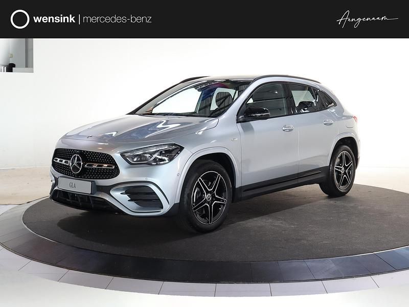 Occasion Mercedes GLA250 Business 163 PK (119 kW) 2025 Zilver SUV