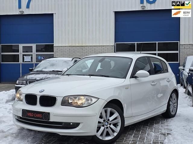 Wit Occasion 2008 BMW 118 M Sport Hatchback | € 4.450 (Goede deal) - Afbeelding 1/4