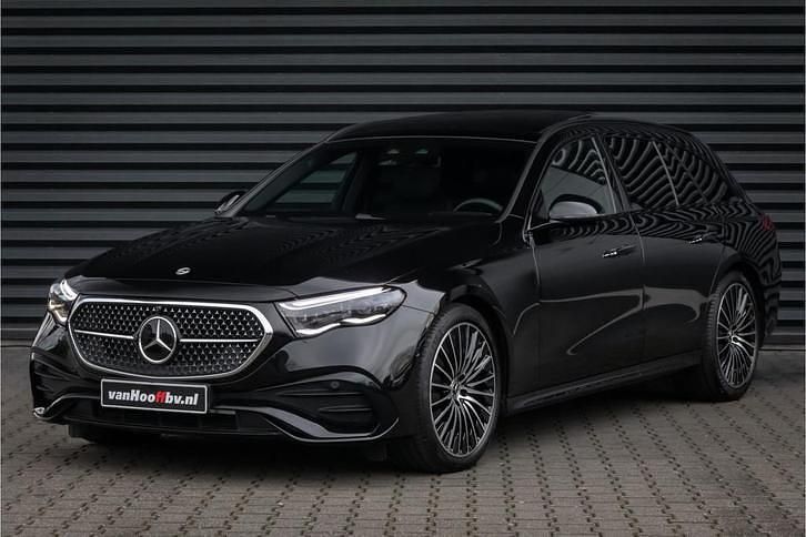 Occasion Mercedes E220 AMG line 220 PK (161 kW) 2025 Zwart (metallic) Stationwagen