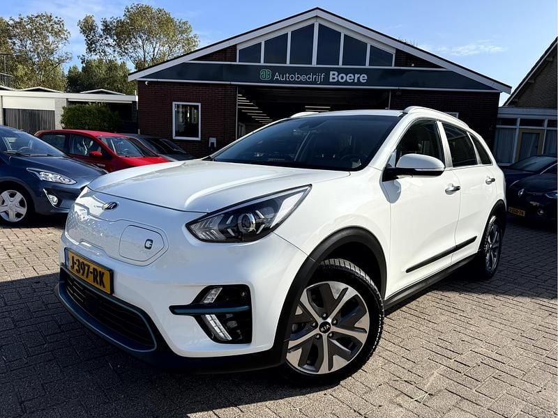 Grijs Gebruikt 2020 Kia e-Niro 3 SUV | € 18.450 (Super prijs) - Afbeelding 1/4