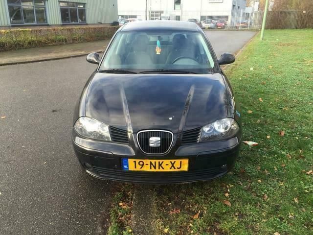 Zwart Occasion 2003 Seat Ibiza Hatchback | € 1.350 (Eerlijke prijs) - Afbeelding 1/4
