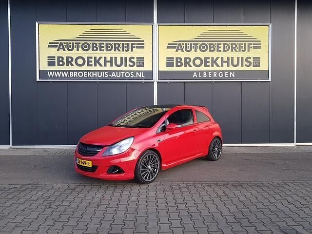 Rood Occasion 2010 Opel Corsa Color Edition Hatchback | € 2.850 (Super prijs) - Afbeelding 1/4