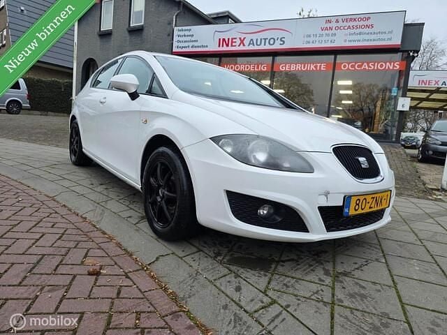 Wit Gebruikt 2011 Seat Leon Ecomotive Hatchback | € 3.945 (Eerlijke prijs) - Afbeelding 1/4