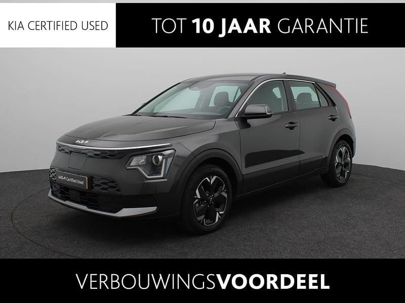 Grijs Gebruikt 2024 Kia e-Niro Light SUV | € 30.940 (Super prijs) - Afbeelding 1/4