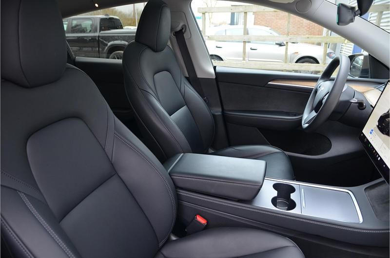 Occasion Tesla Model Y Long Range AWD 378 kW (514 PK) 2026 Zwart SUV