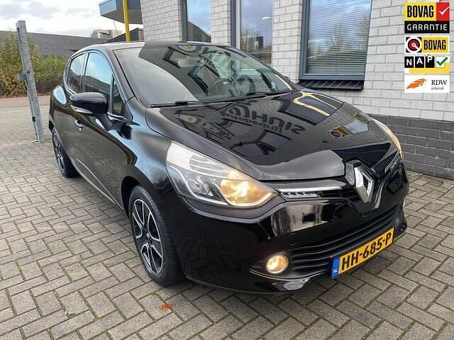 Zwart Gebruikt 2015 Renault Clio IV Dynamique Hatchback | € 7.950 (Eerlijke prijs) - Afbeelding 1/4