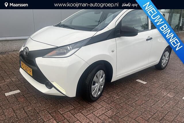 Wit Gebruikt 2017 Toyota Aygo Hatchback | € 7.100 (Eerlijke prijs) - Afbeelding 1/4