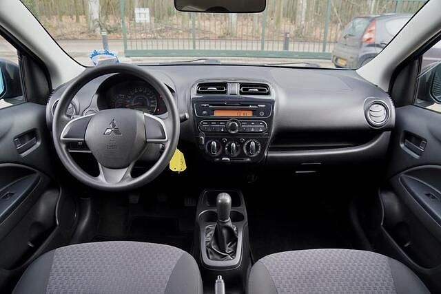 Occasion Mitsubishi Space Star Intense 71 PK (52 kW) 2017 Blauw Hatchback