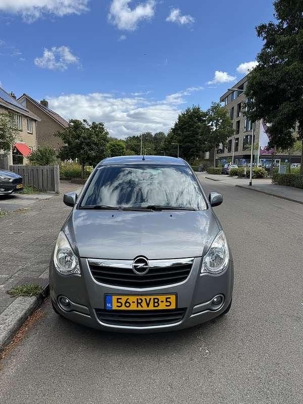 Grijs Gebruikt 2011 Opel Agila Edition Hatchback | € 5.700 (Eerlijke prijs) - Afbeelding 1/4