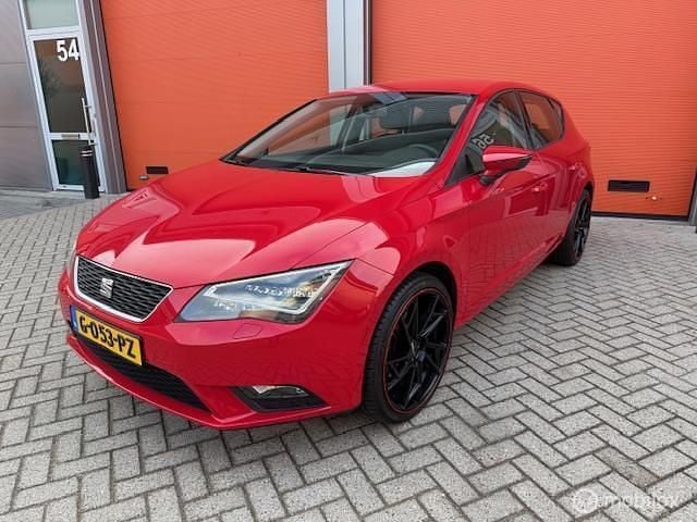 Rood Gebruikt 2013 Seat Leon FR Hatchback | € 9.950 (Super prijs) - Afbeelding 1/4
