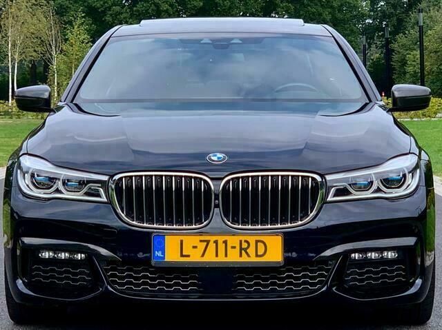 Zwart Gebruikt 2016 BMW 730 Executive Sedan | € 42.950 - Afbeelding 1/4