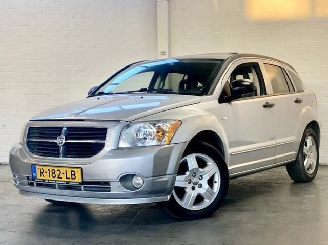 Grijs, metallic lak Gebruikt 2006 Dodge Caliber SXT SUV | € 5.950 (Duur) - Afbeelding 1/4