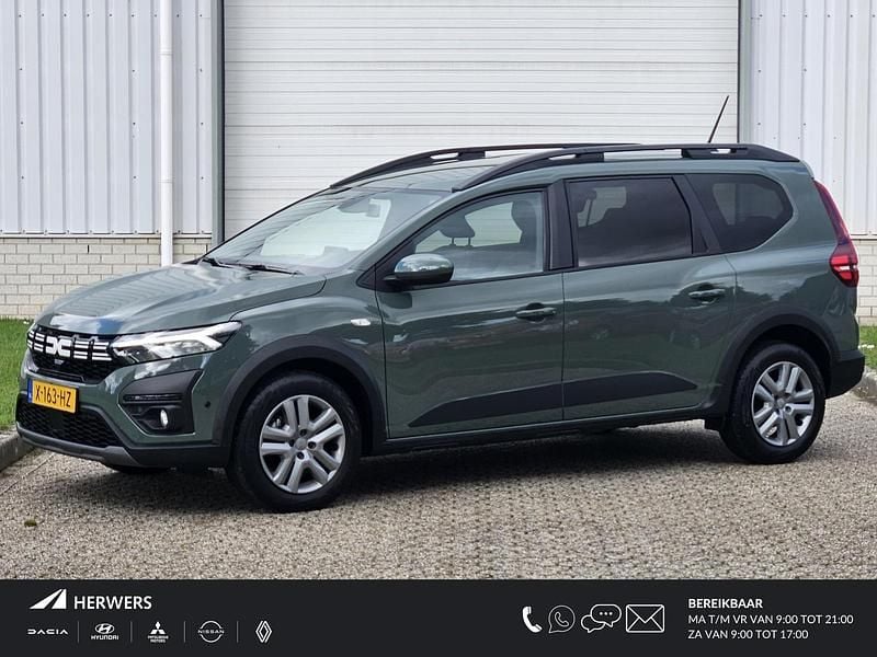 Grijs Gebruikt 2023 Dacia Jogger Expression MPV | € 19.485 (Goede deal) - Afbeelding 1/4