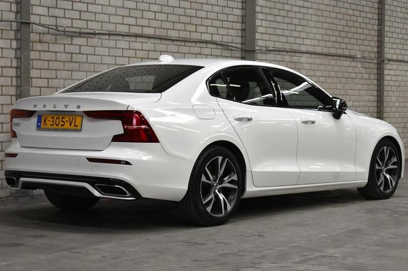 Occasion Volvo S60 R-Design 163 PK (119 kW) 2020 Wit Sedan